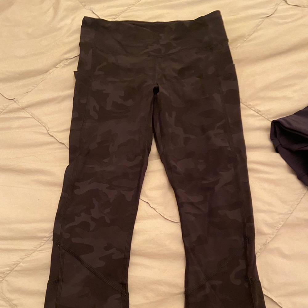 Fast and free lululemons camo